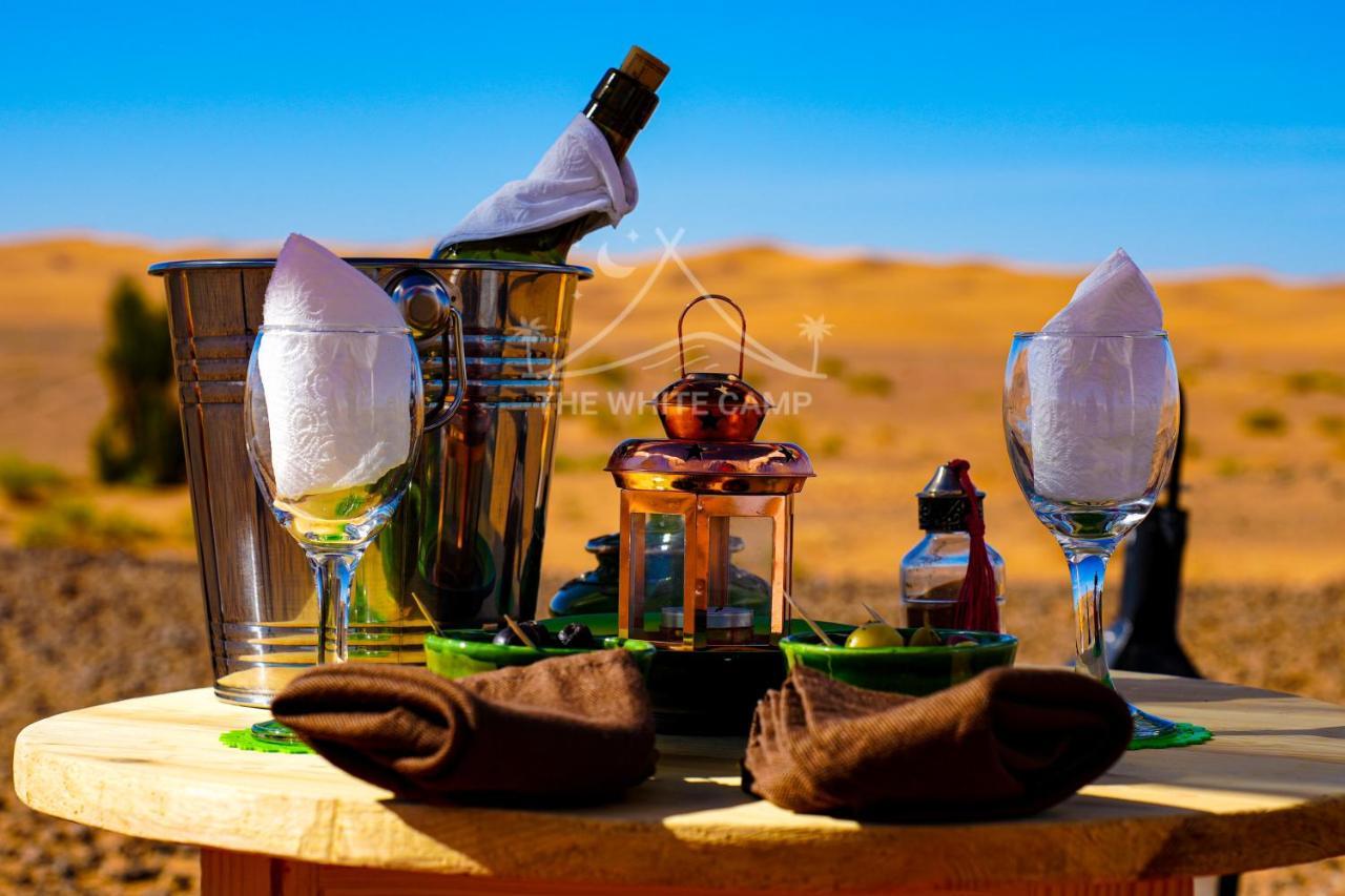 The White Camp - Your Merzouga Luxury Desert Camp & Erg Chebbi Dunes Camel Riding Exterior foto