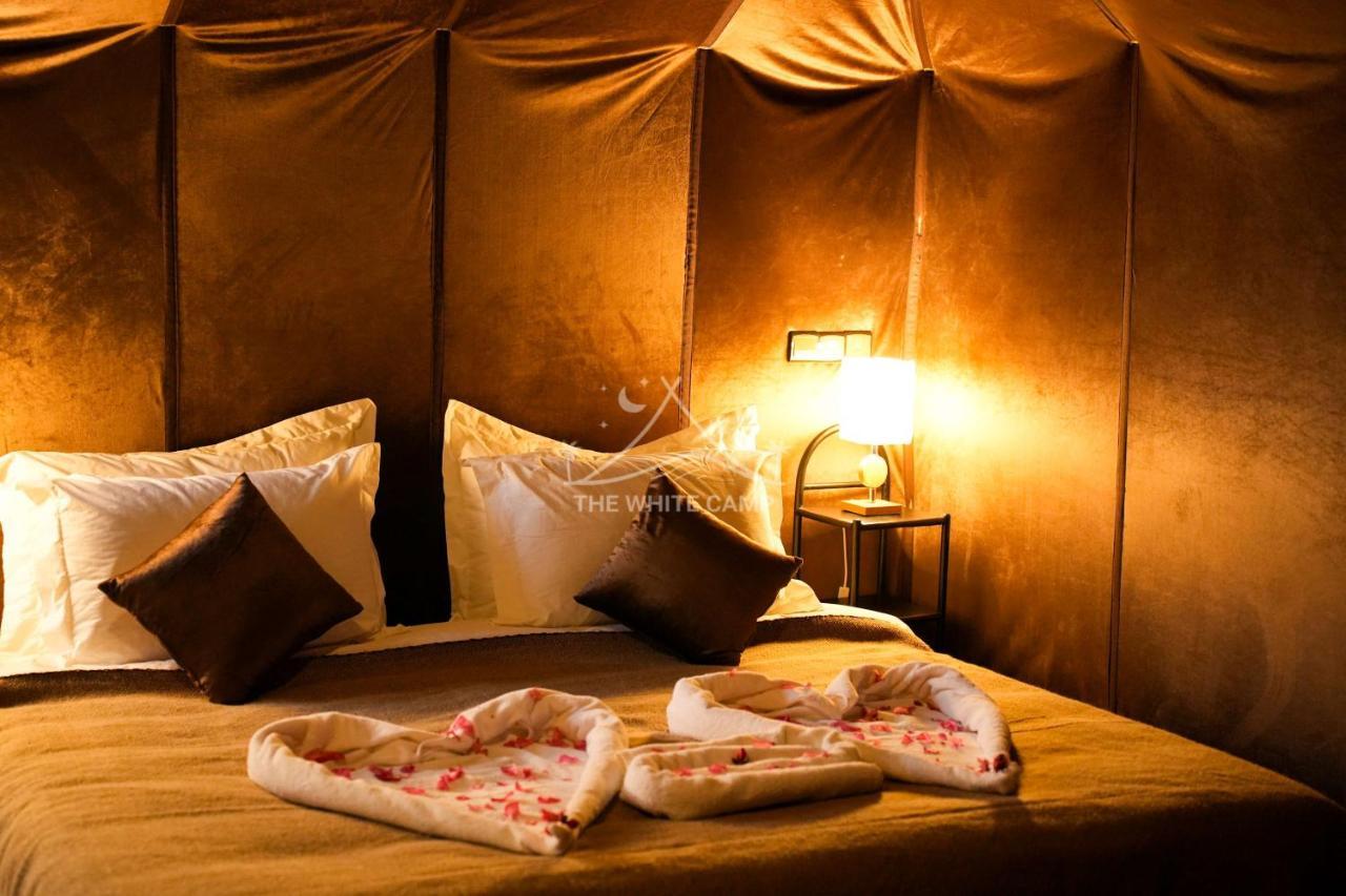 The White Camp - Your Merzouga Luxury Desert Camp & Erg Chebbi Dunes Camel Riding Exterior foto