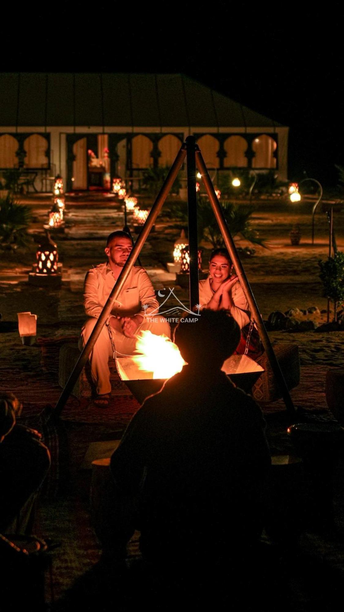 The White Camp - Your Merzouga Luxury Desert Camp & Erg Chebbi Dunes Camel Riding Exterior foto
