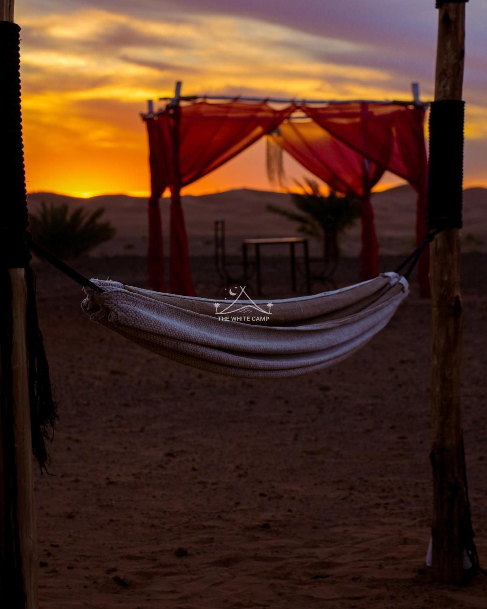 The White Camp - Your Merzouga Luxury Desert Camp & Erg Chebbi Dunes Camel Riding Exterior foto