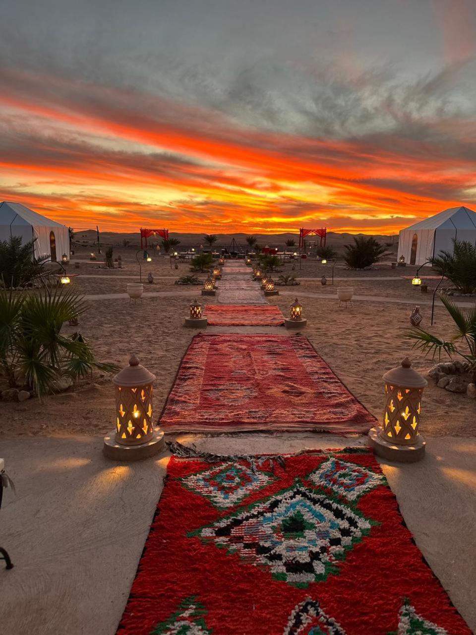 The White Camp - Your Merzouga Luxury Desert Camp & Erg Chebbi Dunes Camel Riding Exterior foto