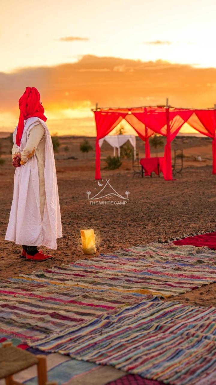 The White Camp - Your Merzouga Luxury Desert Camp & Erg Chebbi Dunes Camel Riding Exterior foto