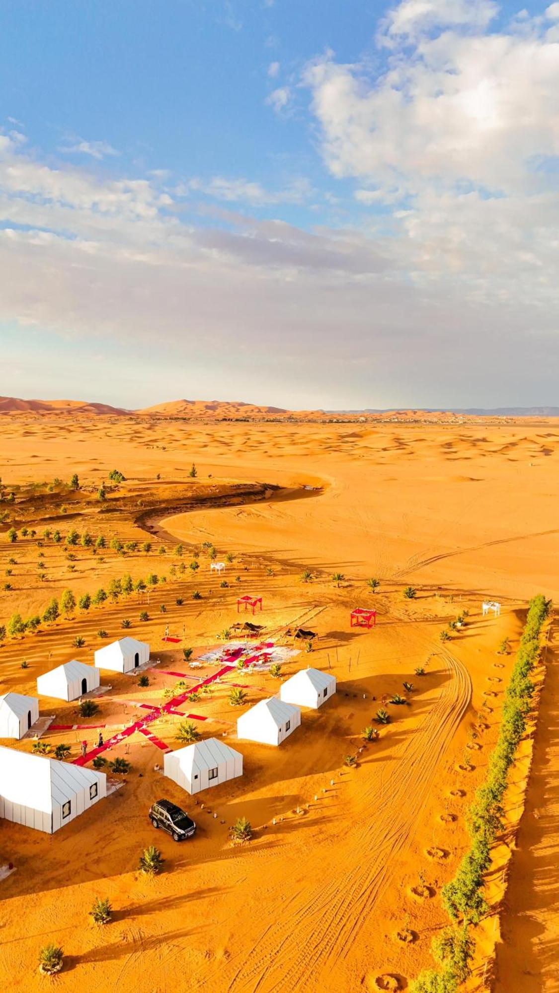 The White Camp - Your Merzouga Luxury Desert Camp & Erg Chebbi Dunes Camel Riding Exterior foto